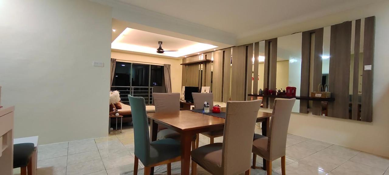 Gold Coast International Resort Kampong Bukit Beruang Eksteriør billede